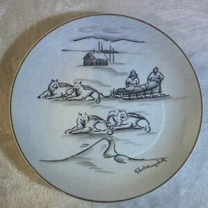 Vintage Eskimo & Sled Dogs Plate 8.5" Robert Mayokok Inuit Art Collectible
